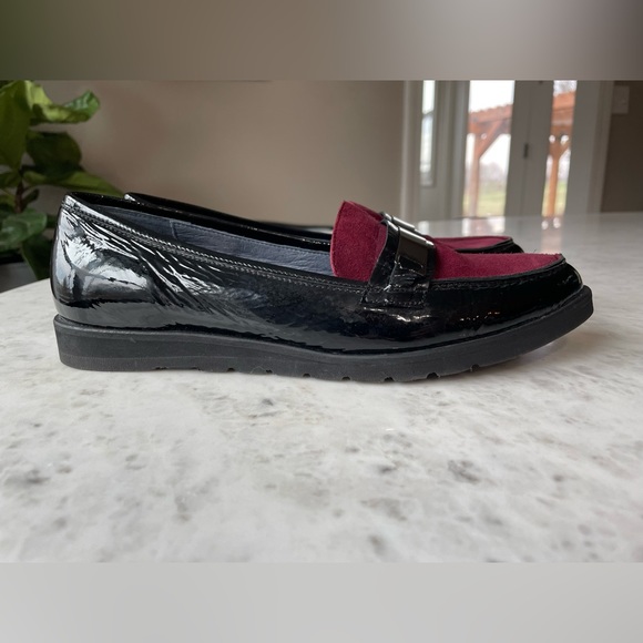 SABRINAS  Black Patent leather shoe with wine colored suede top woman’s size 7 - Picture 4 of 5